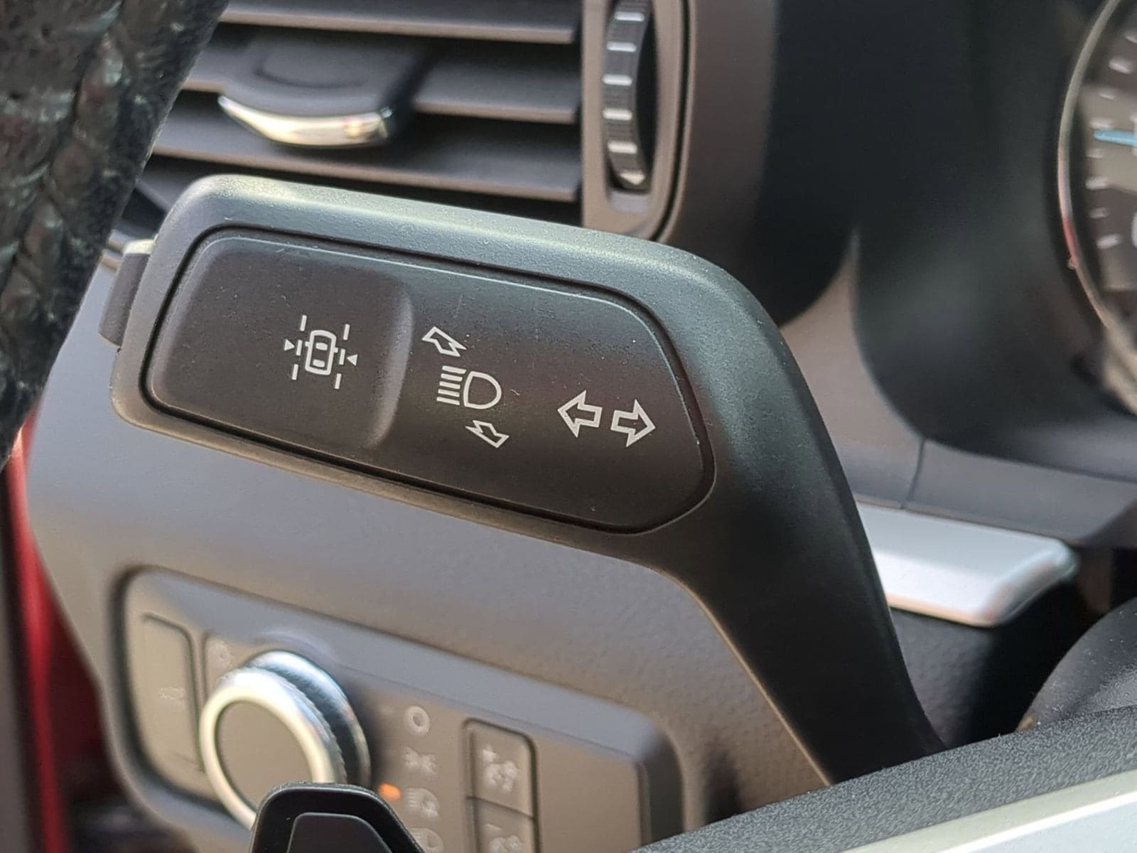 Thumbnail: 2020 Ford Explorer - 30