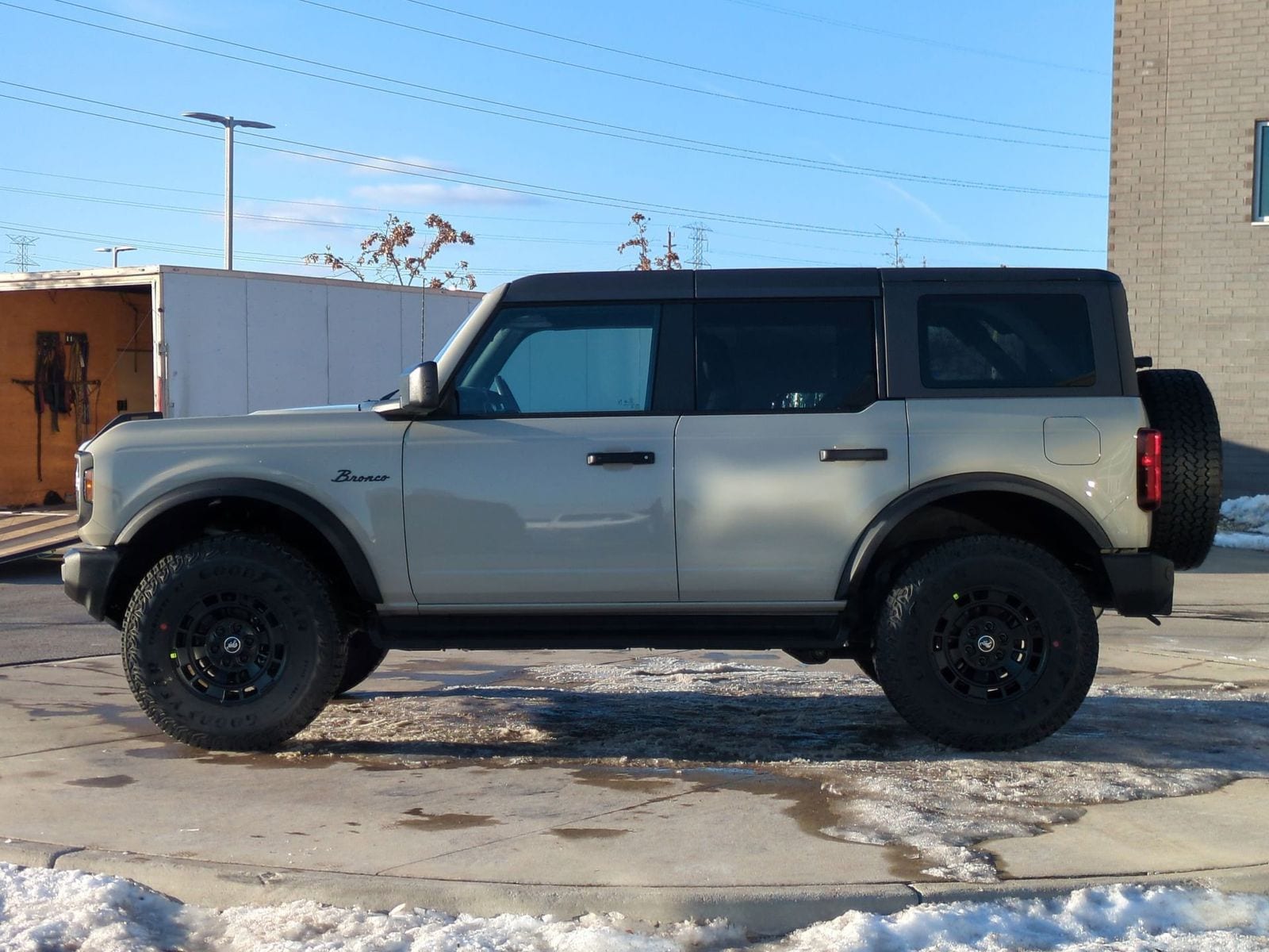 Thumbnail: 2025 Ford Bronco - 3