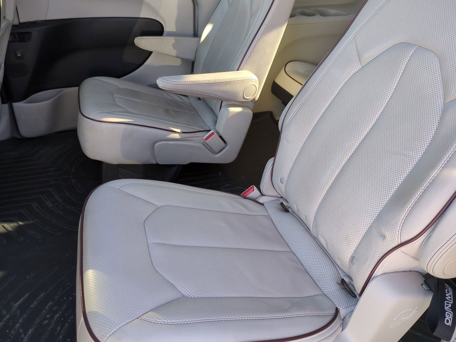 Thumbnail: 2017 Chrysler Pacifica - 25