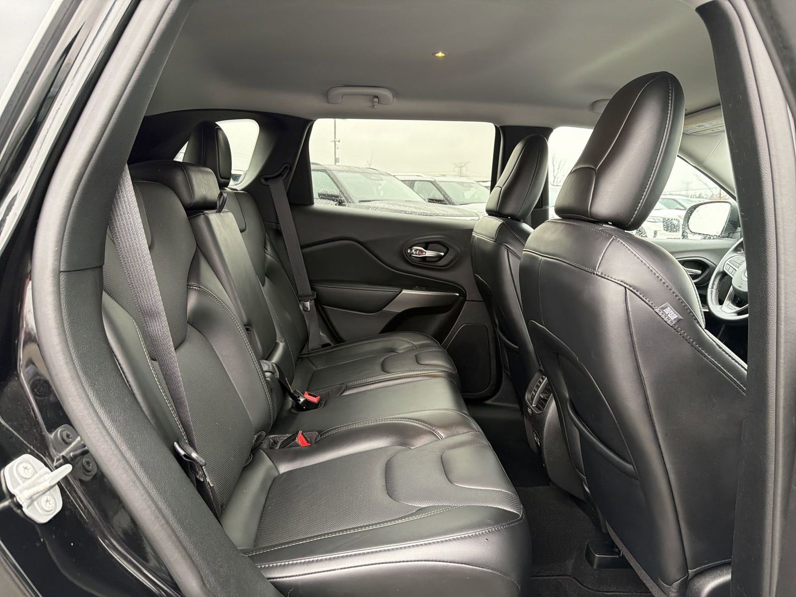 Thumbnail: 2021 Jeep Cherokee - 22