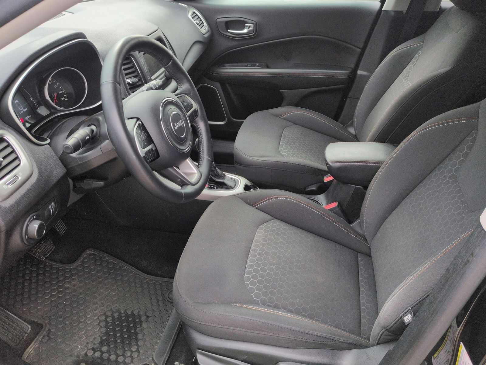 Thumbnail: 2018 Jeep Compass - 19