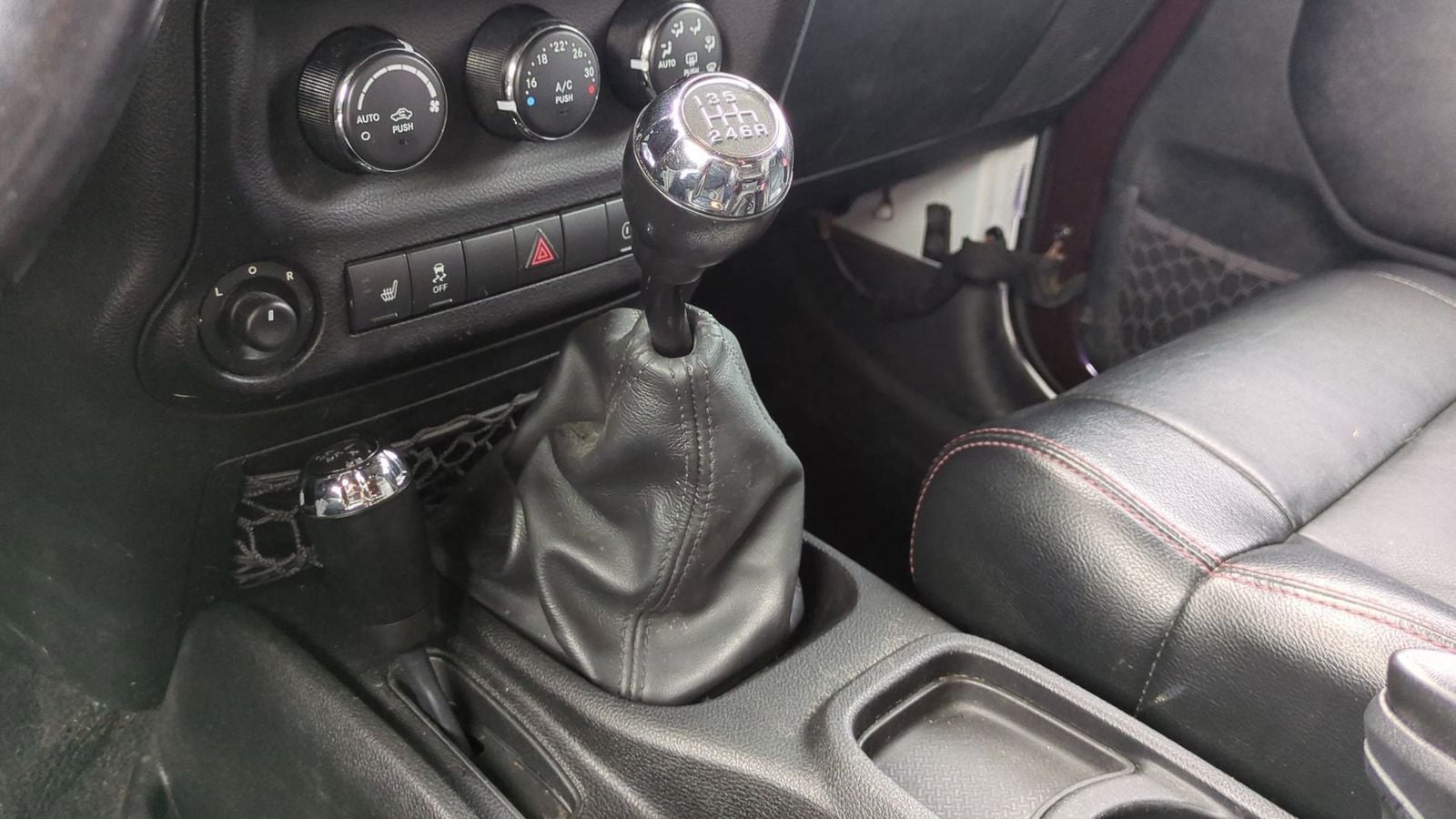 Thumbnail: 2012 Jeep Wrangler - 15