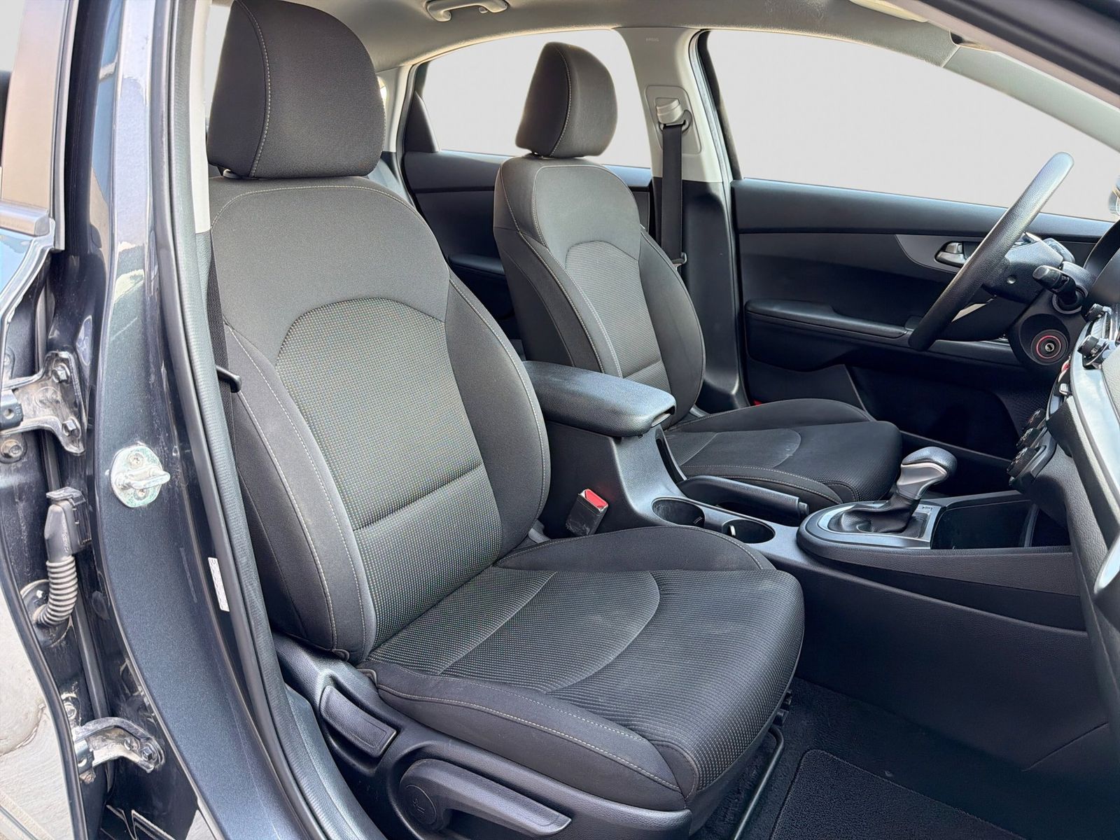 Thumbnail: 2021 Kia Forte - 22
