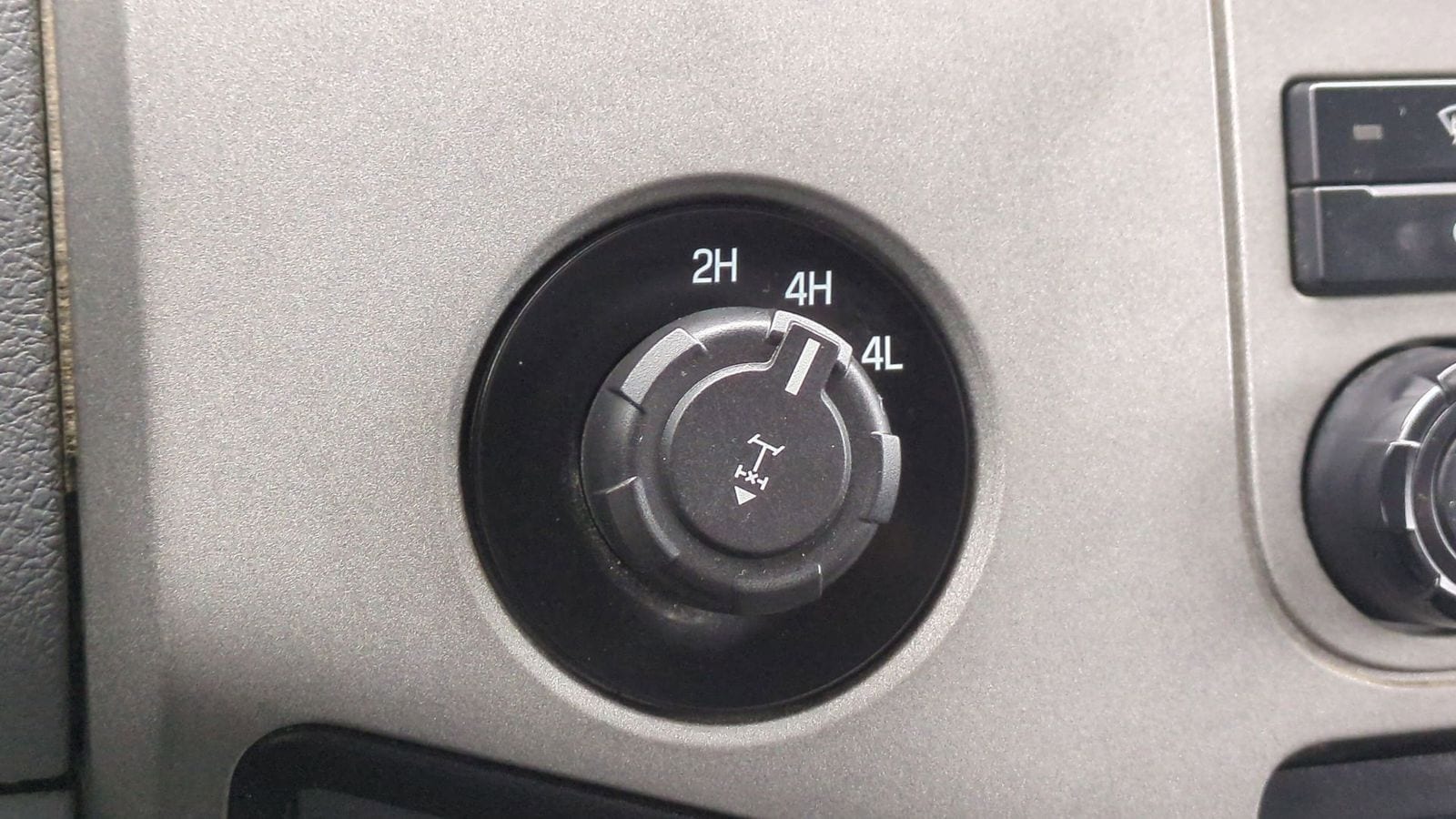 Thumbnail: 2016 Ford F-250 - 28