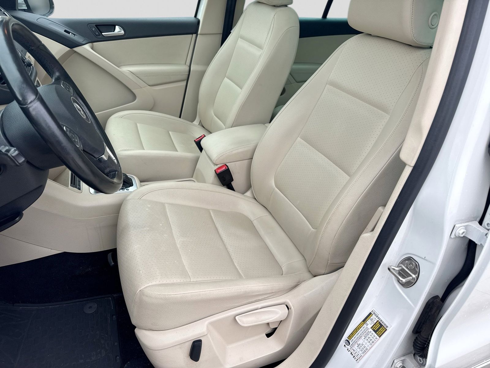 Thumbnail: 2013 Volkswagen Tiguan - 19
