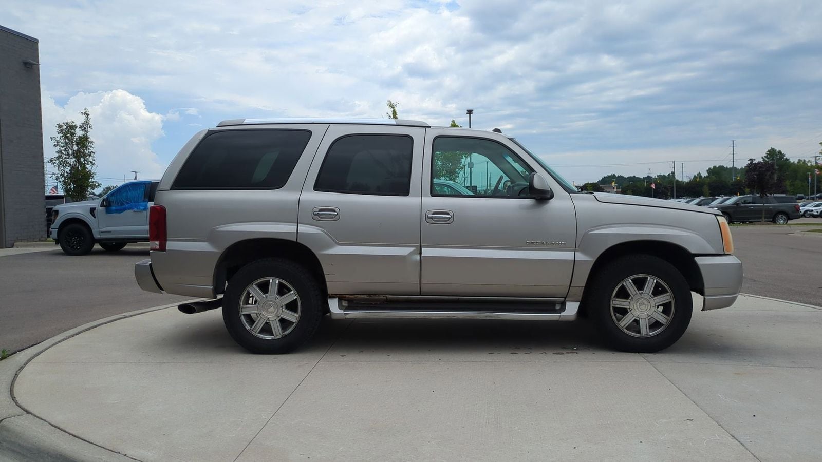 Thumbnail: 2004 Cadillac Escalade - 9