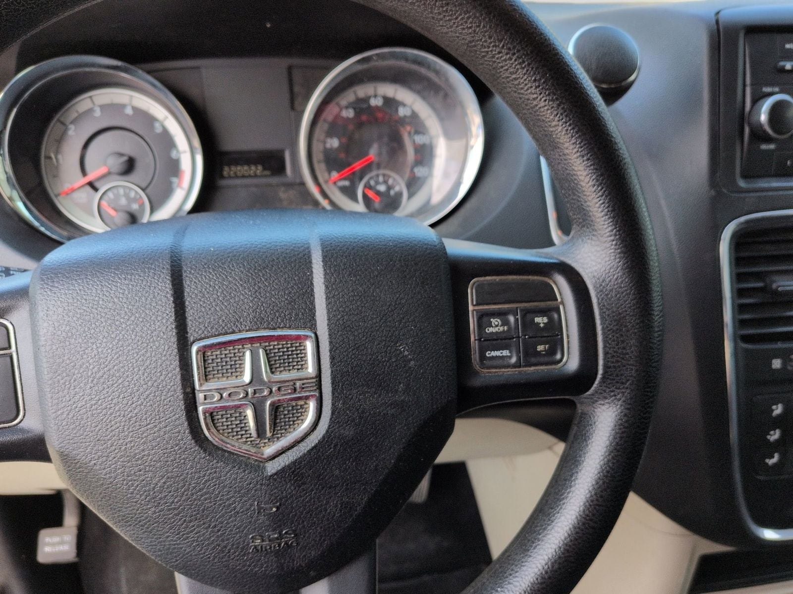 Thumbnail: 2013 Dodge Grand Caravan - 30