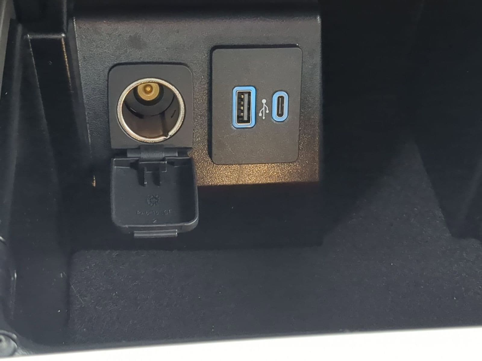 Thumbnail: 2022 Ford Explorer - 37