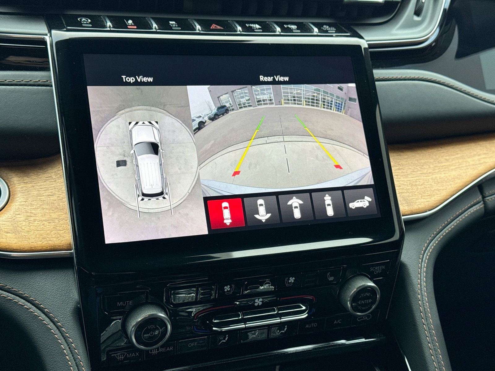 Thumbnail: 2023 Jeep Grand Cherokee - 33