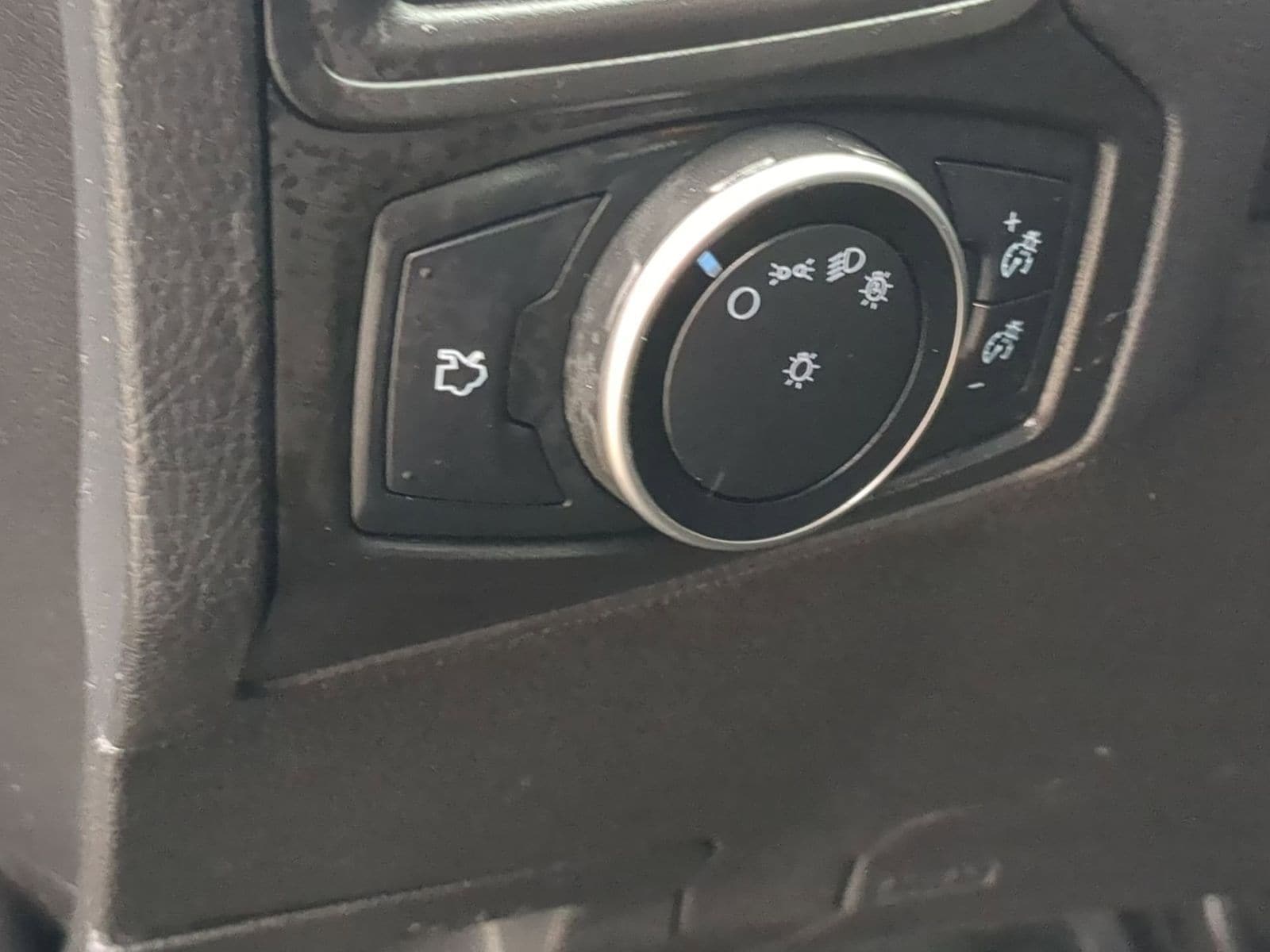 Thumbnail: 2017 Ford Focus - 18