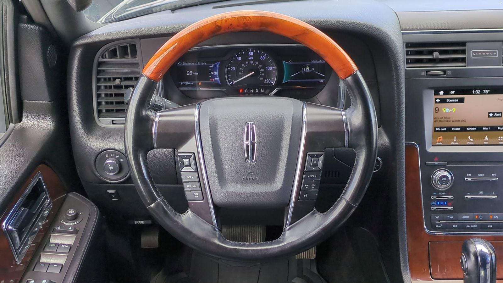 Thumbnail: 2016 Lincoln Navigator - 19