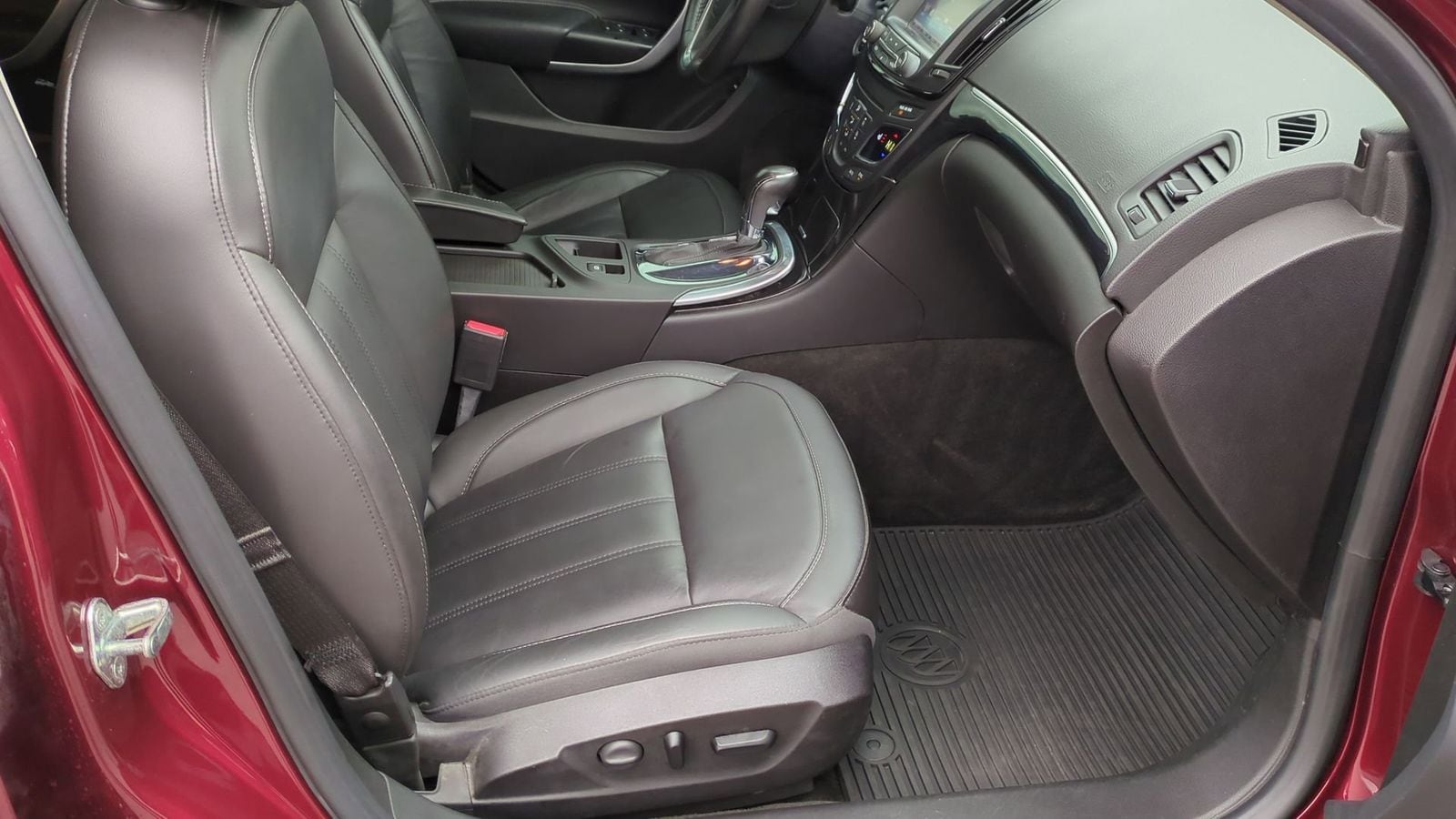 Thumbnail: 2016 Buick Regal - 23