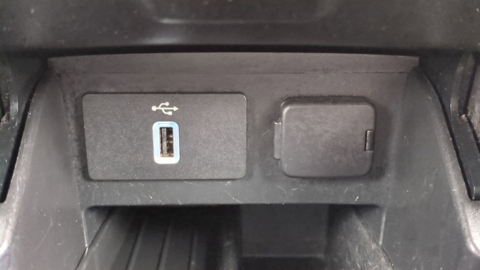 Thumbnail: 2018 Ford Explorer - 35