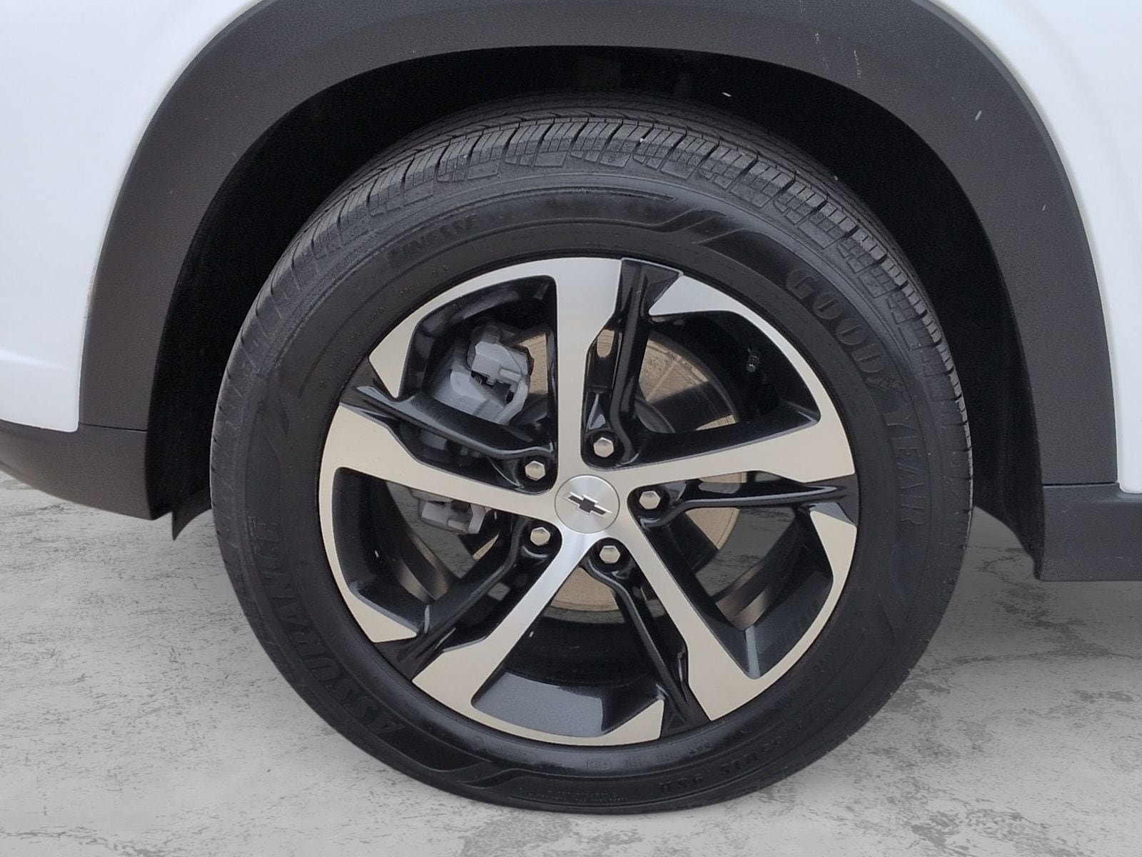 Thumbnail: 2024 Chevrolet Trax - 16