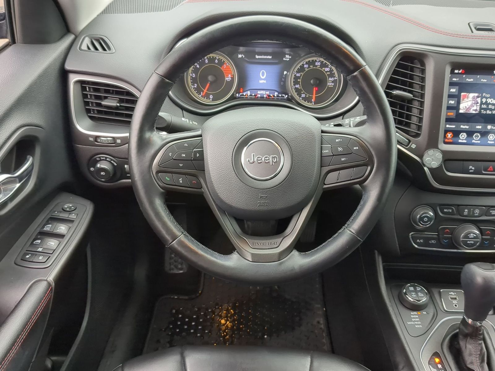 Thumbnail: 2020 Jeep Cherokee - 25