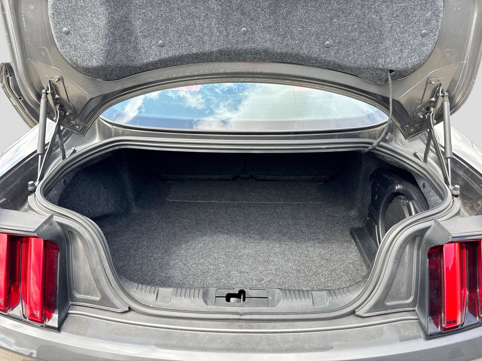 Thumbnail: 2015 Ford Mustang - 32