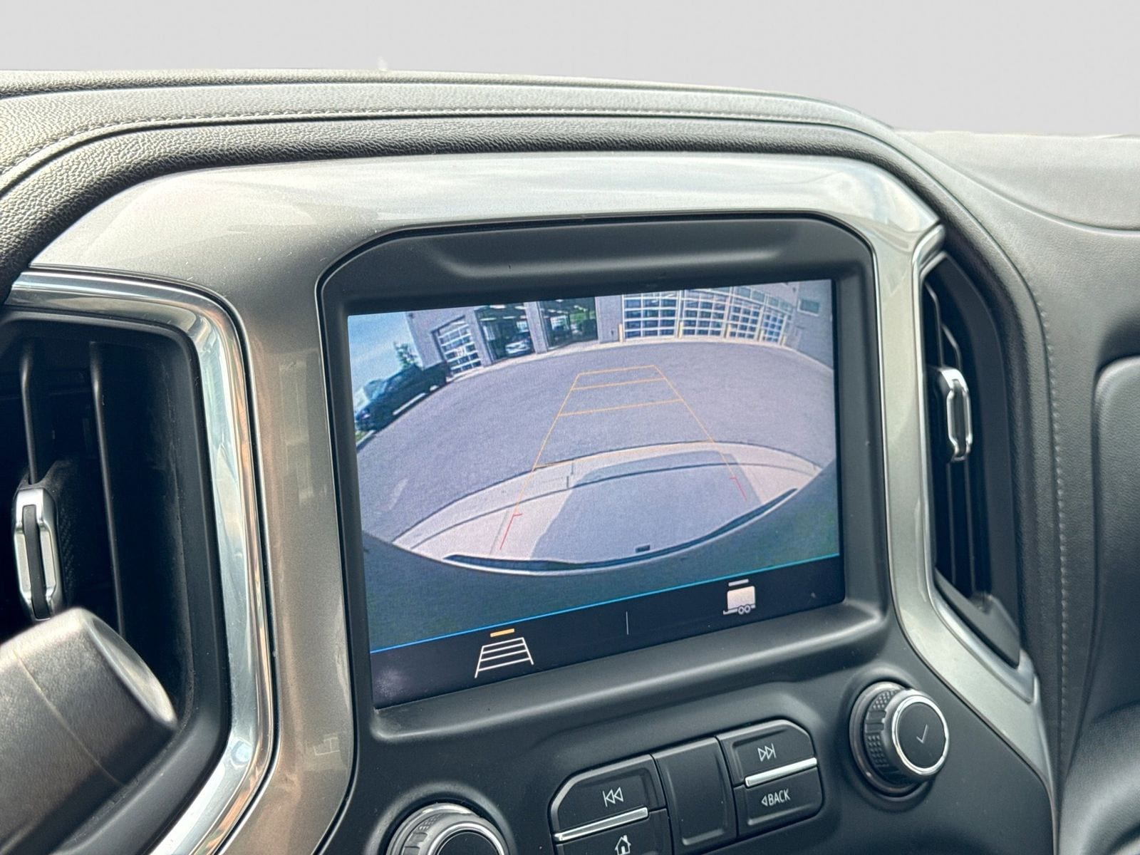 Thumbnail: 2020 Chevrolet Silverado 1500 - 29