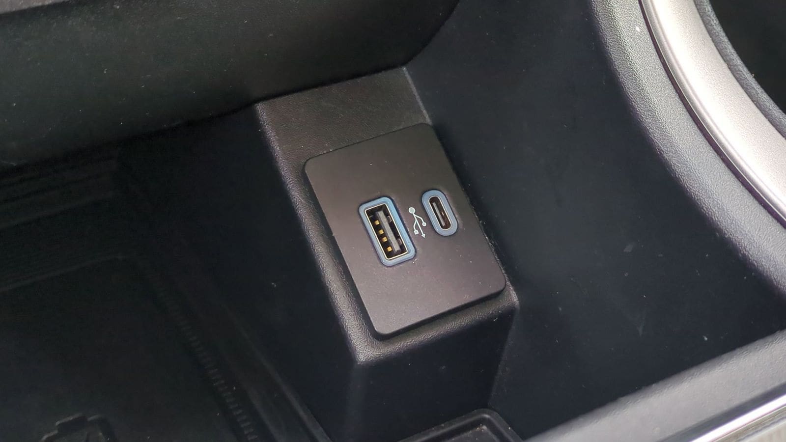 Thumbnail: 2021 Ford Edge - 32