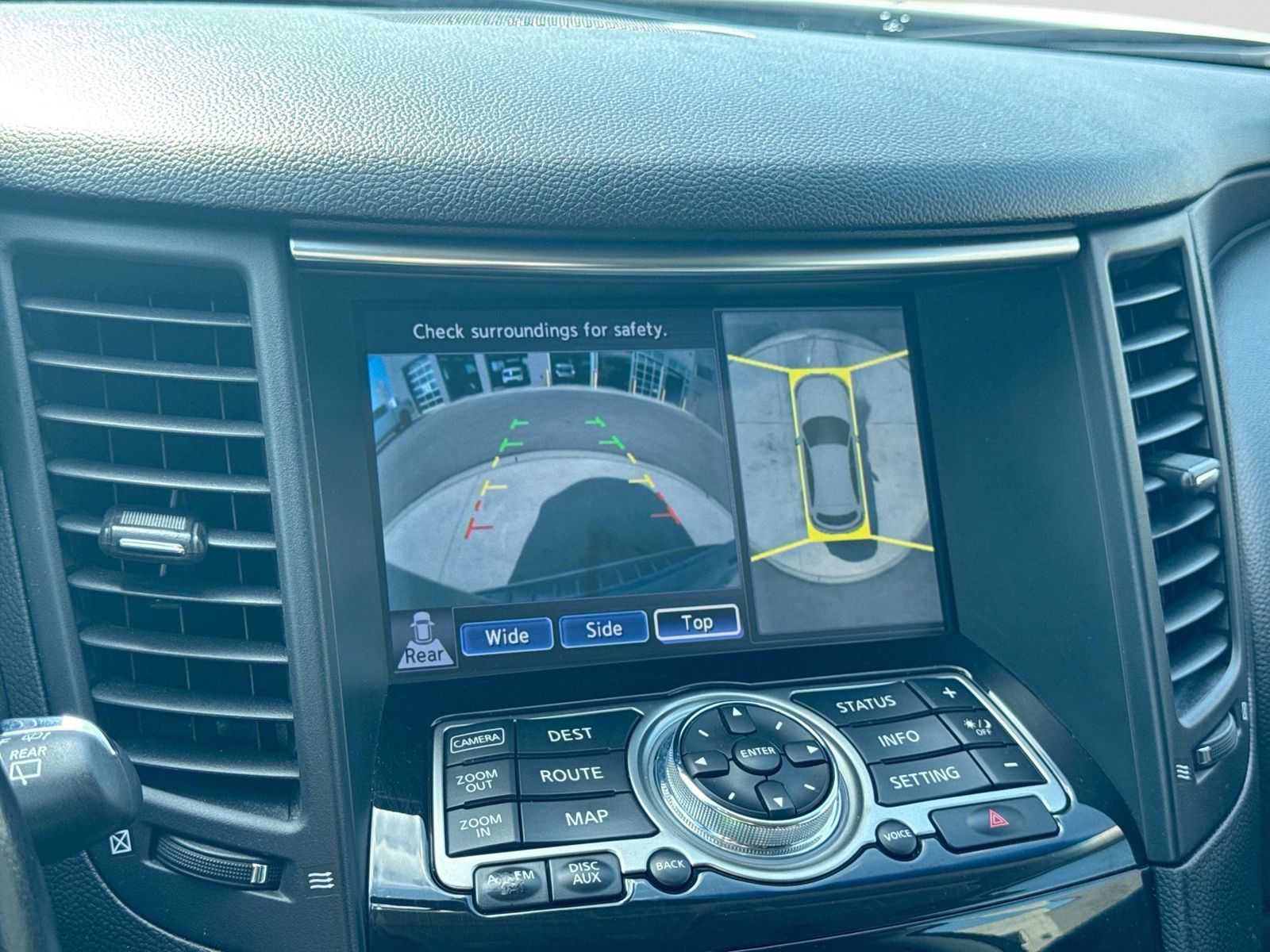 Thumbnail: 2012 INFINITI FX35 - 31