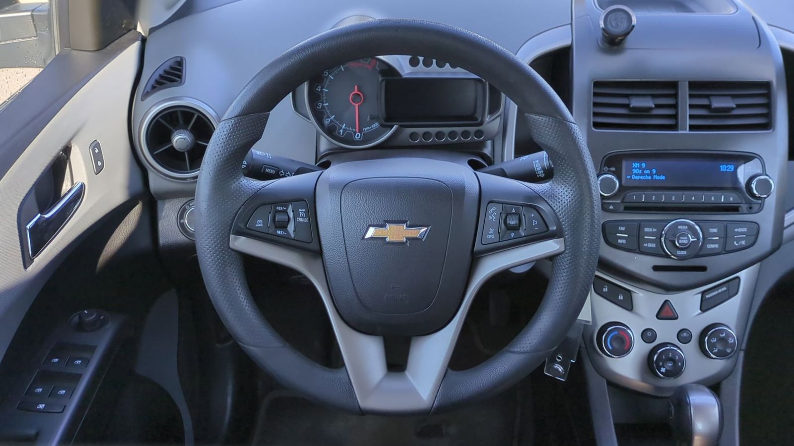 Thumbnail: 2014 Chevrolet Sonic - 31