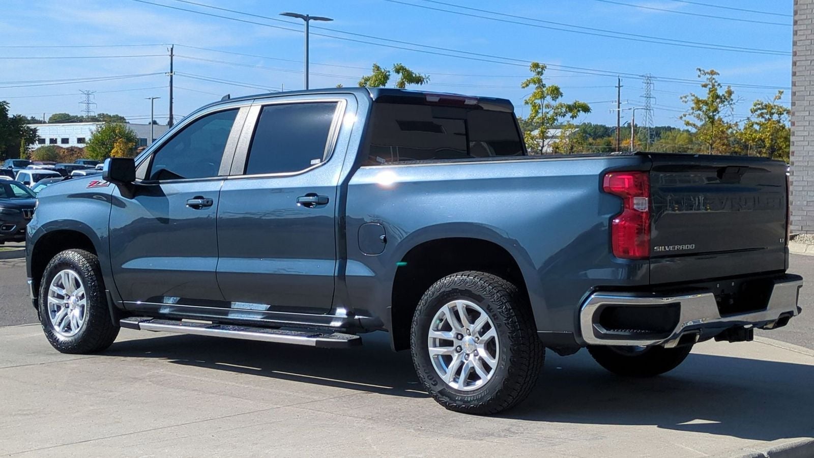 Thumbnail: 2020 Chevrolet Silverado 1500 - 3