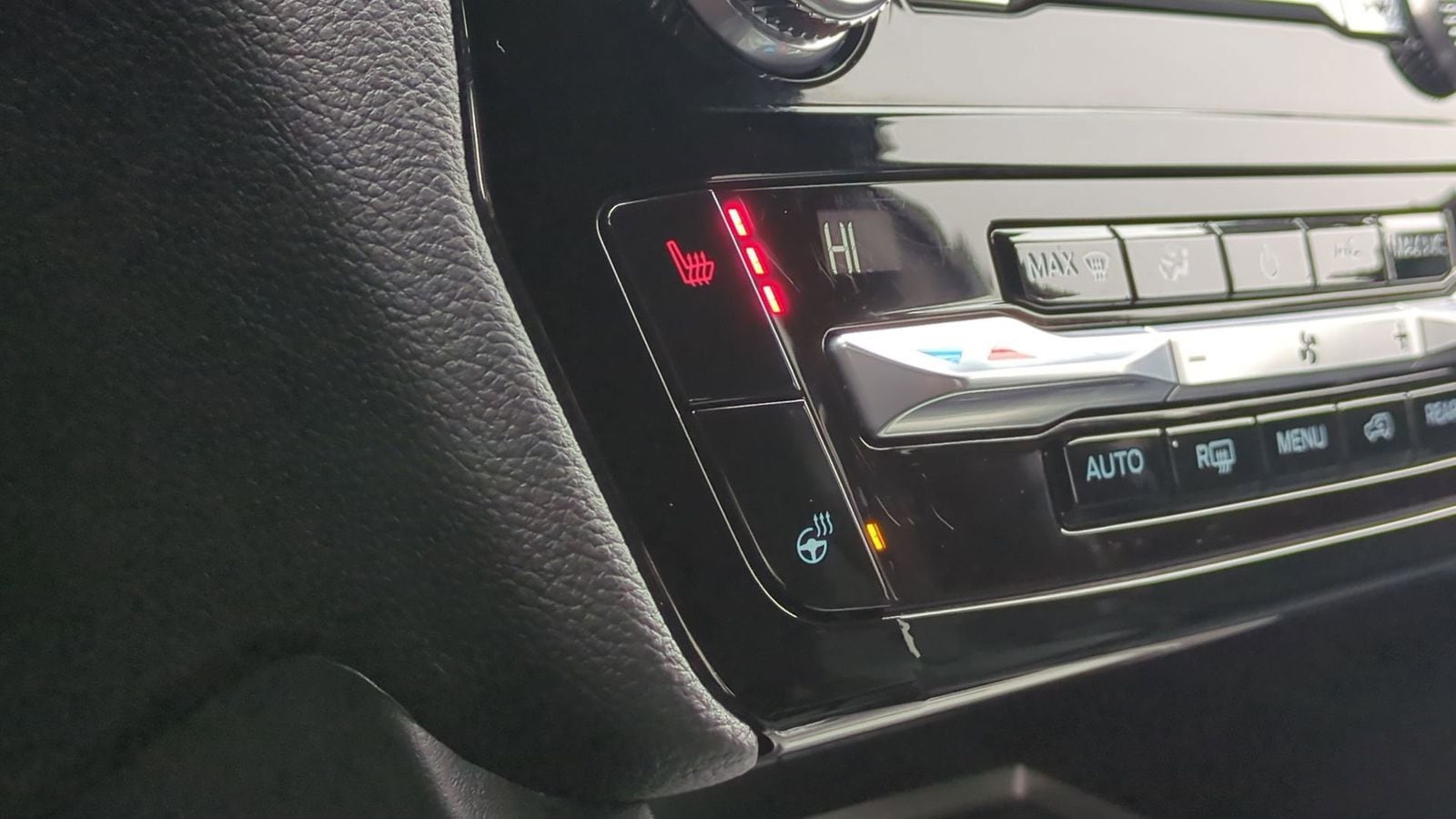 Thumbnail: 2021 Ford Explorer - 33