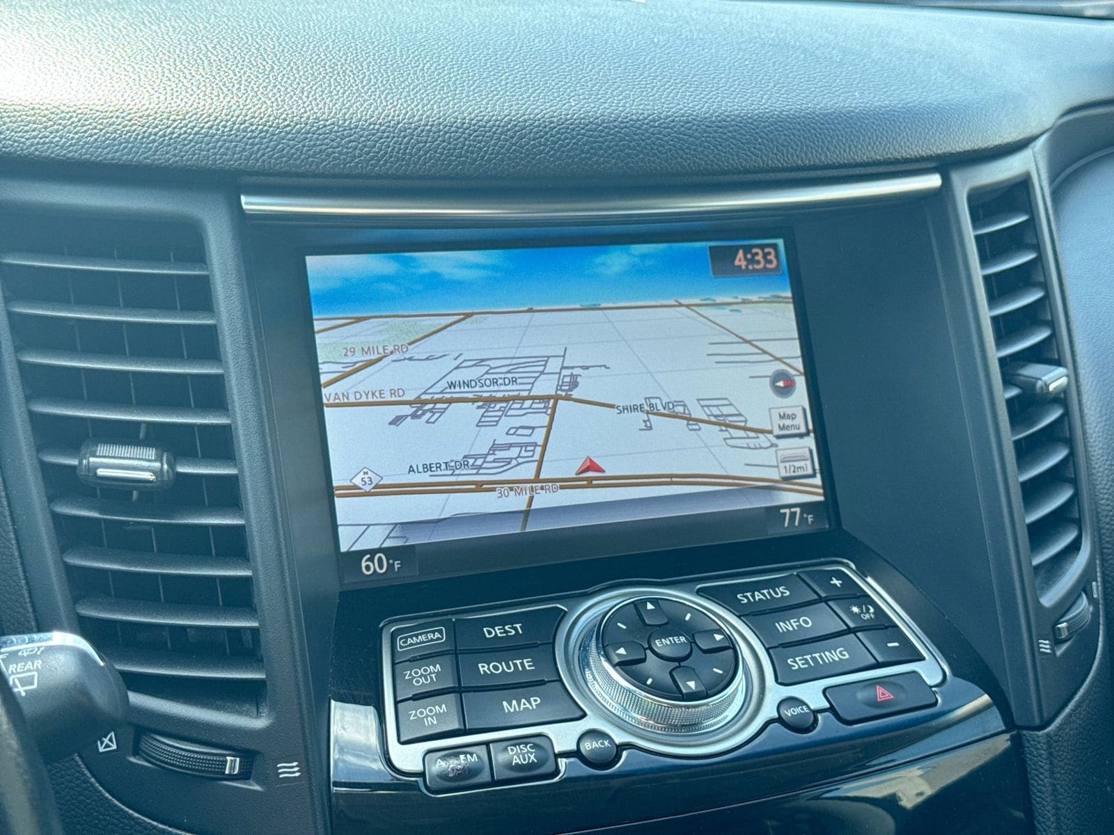 Thumbnail: 2012 INFINITI FX35 - 30