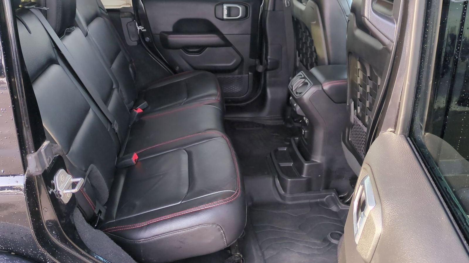 Thumbnail: 2020 Jeep Wrangler - 23