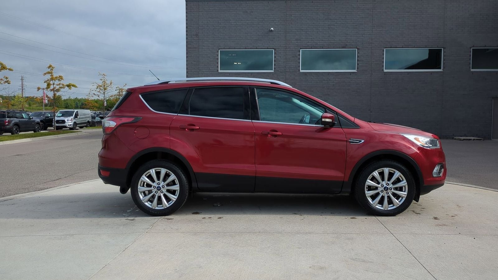 Thumbnail: 2017 Ford Escape - 8
