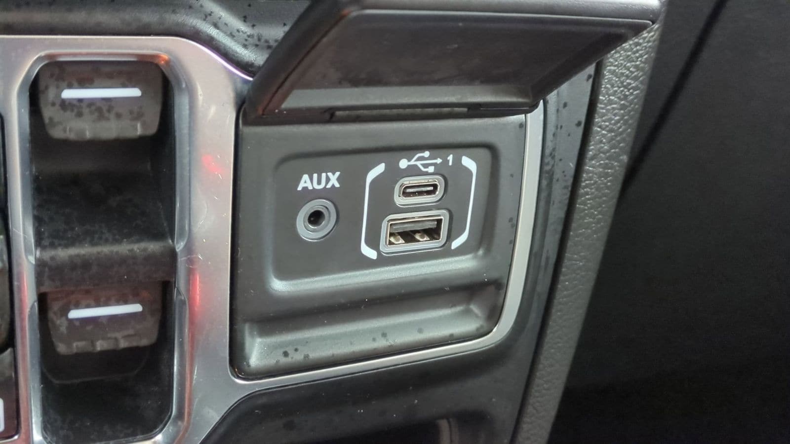 Thumbnail: 2020 Jeep Gladiator - 36