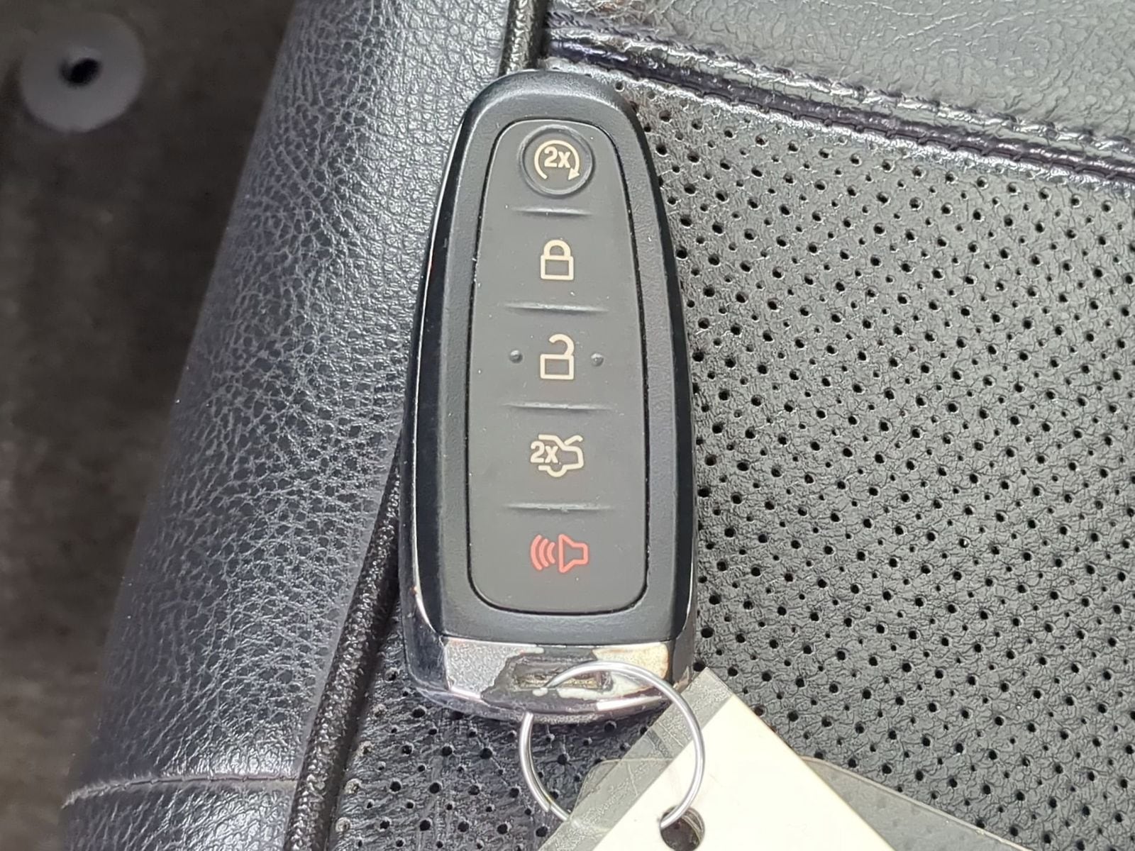 Thumbnail: 2011 Lincoln MKX - 40