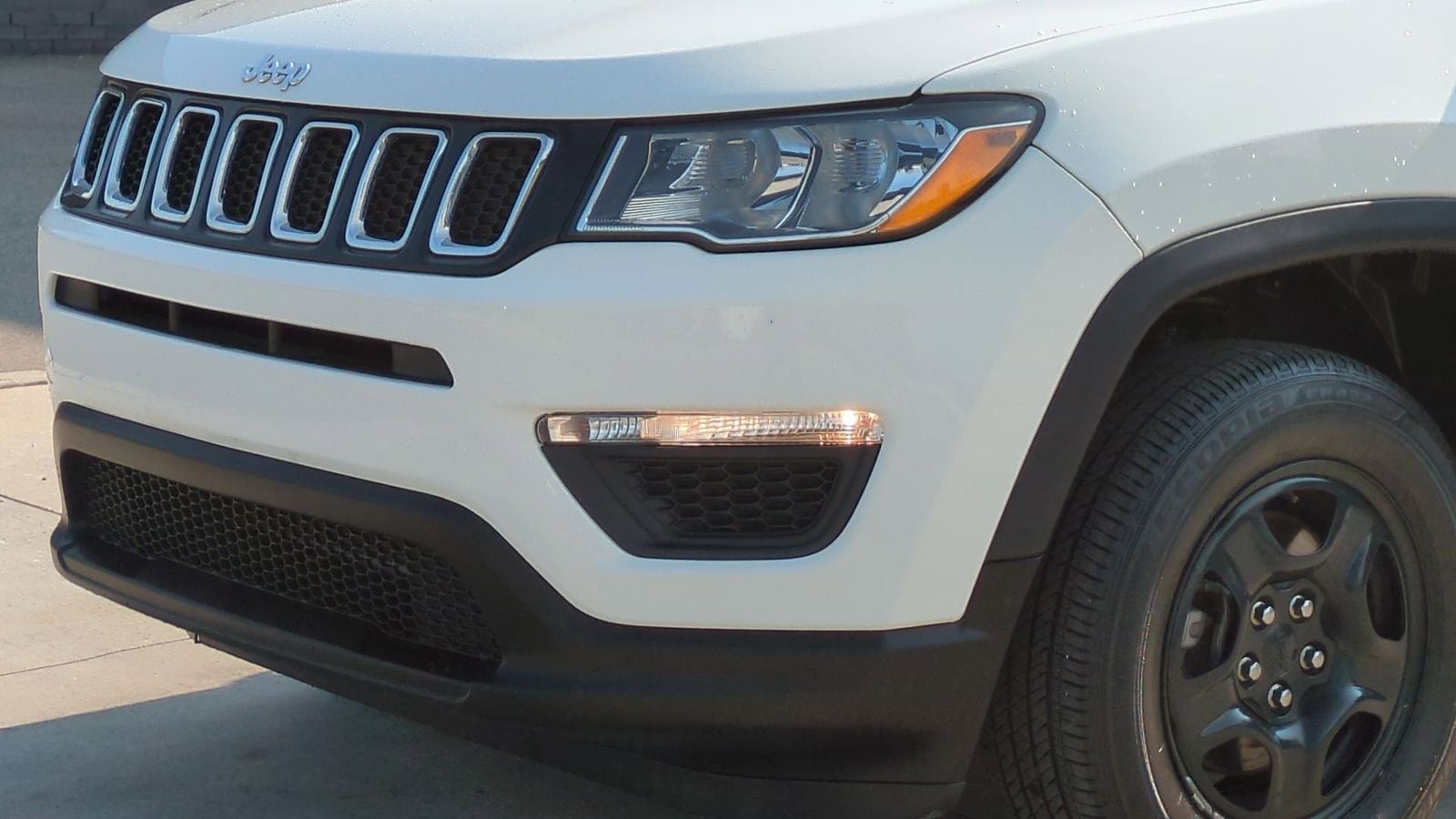 Thumbnail: 2018 Jeep Compass - 11