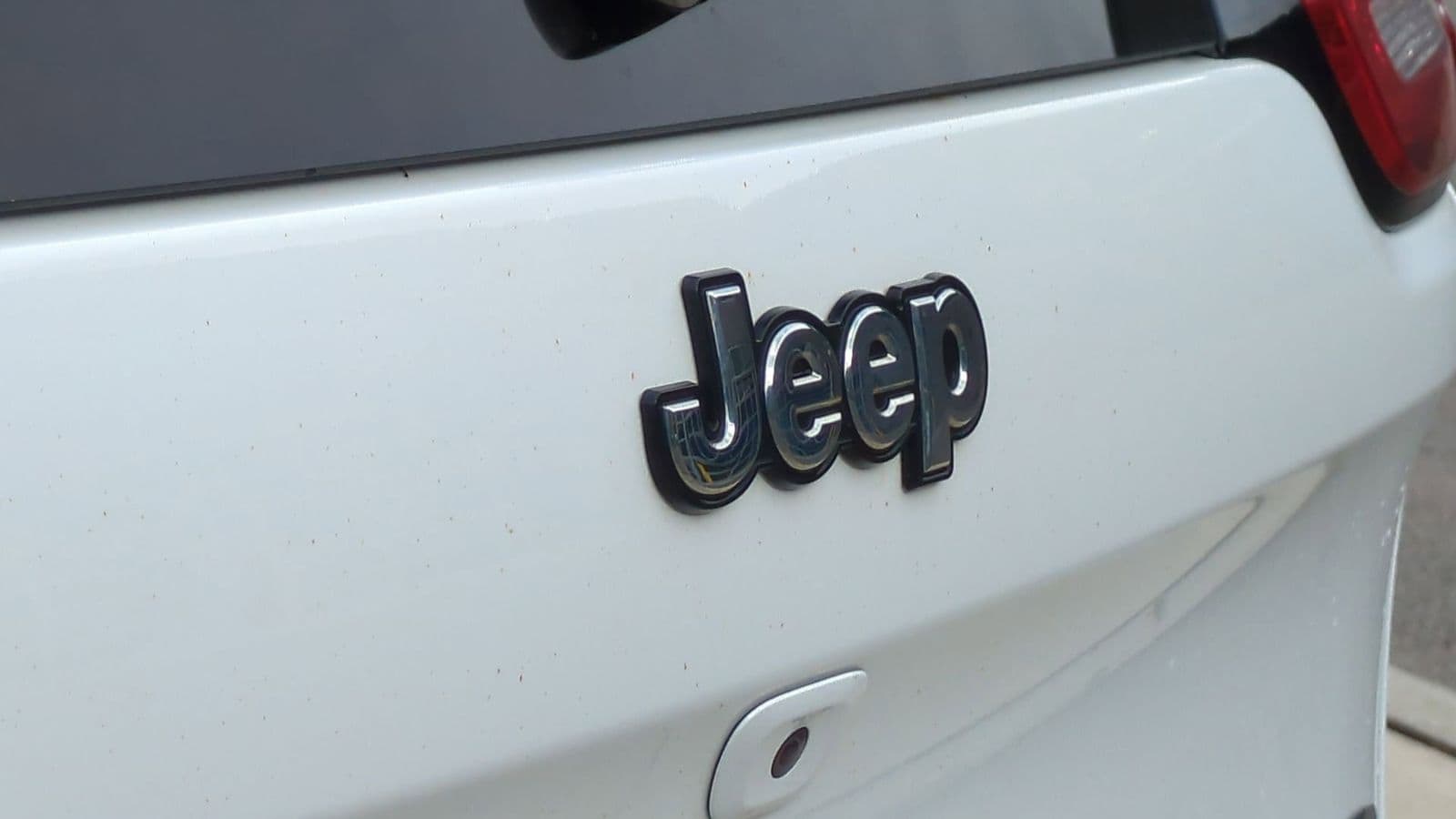 Thumbnail: 2015 Jeep Cherokee - 12