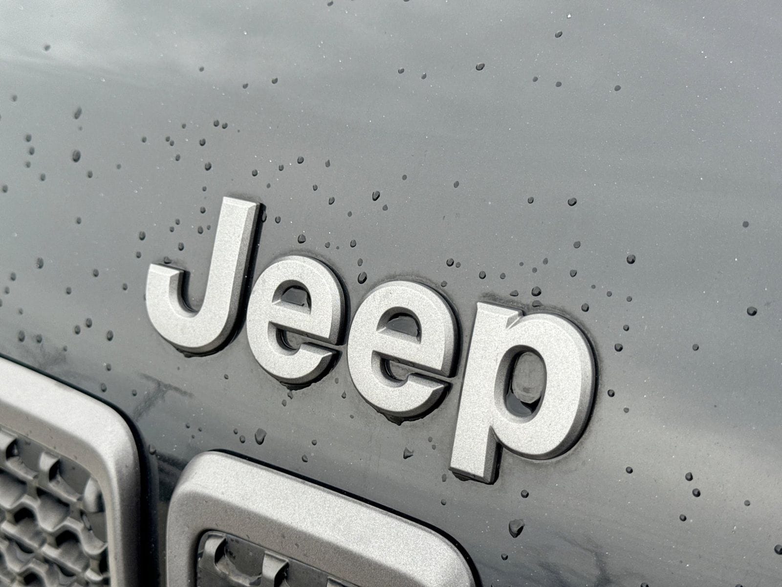 Thumbnail: 2019 Jeep Cherokee - 14