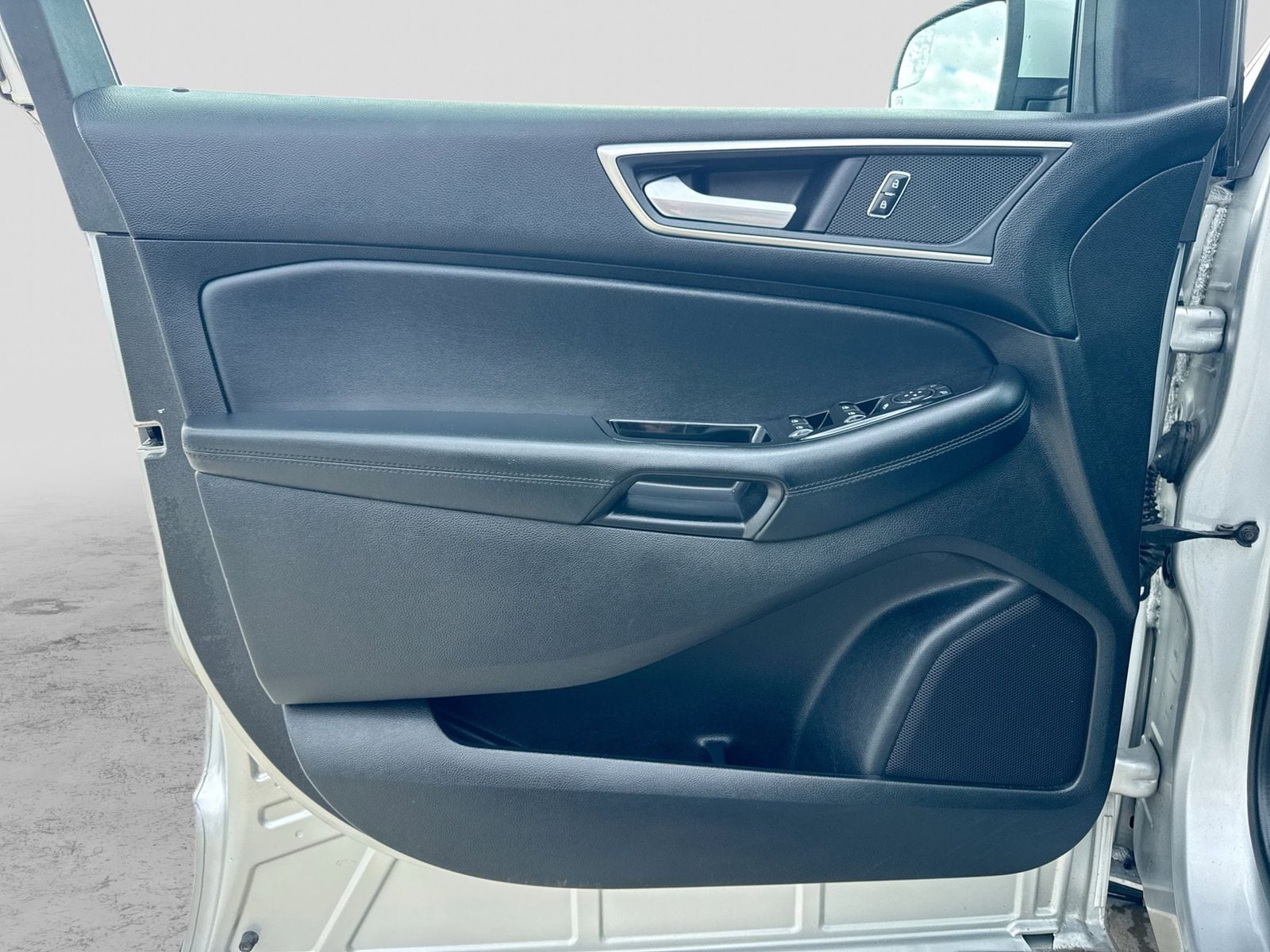 Thumbnail: 2017 Ford Edge - 31