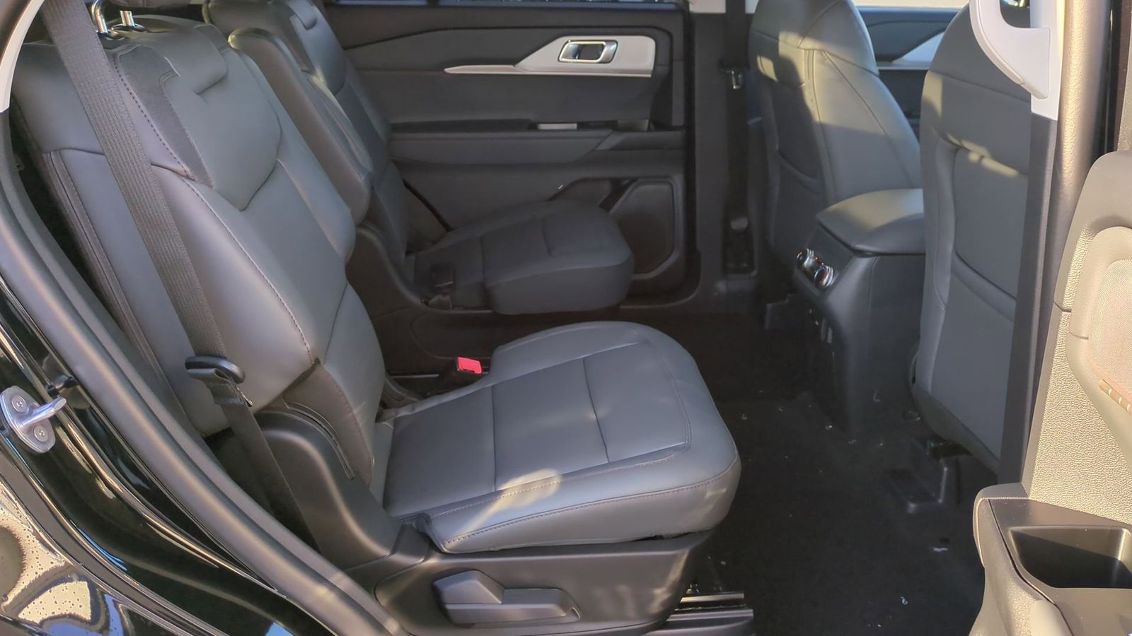 Thumbnail: 2026 Ford Explorer - 18