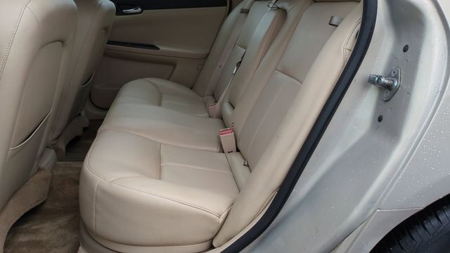 2011 Chevrolet Impala LT 18