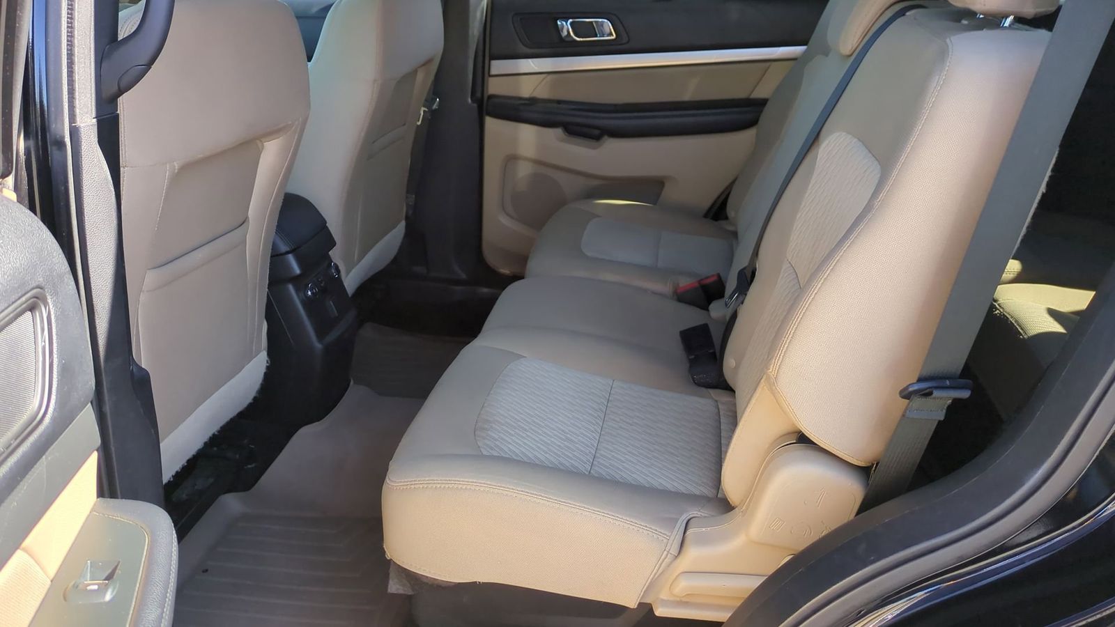 Thumbnail: 2017 Ford Explorer - 18