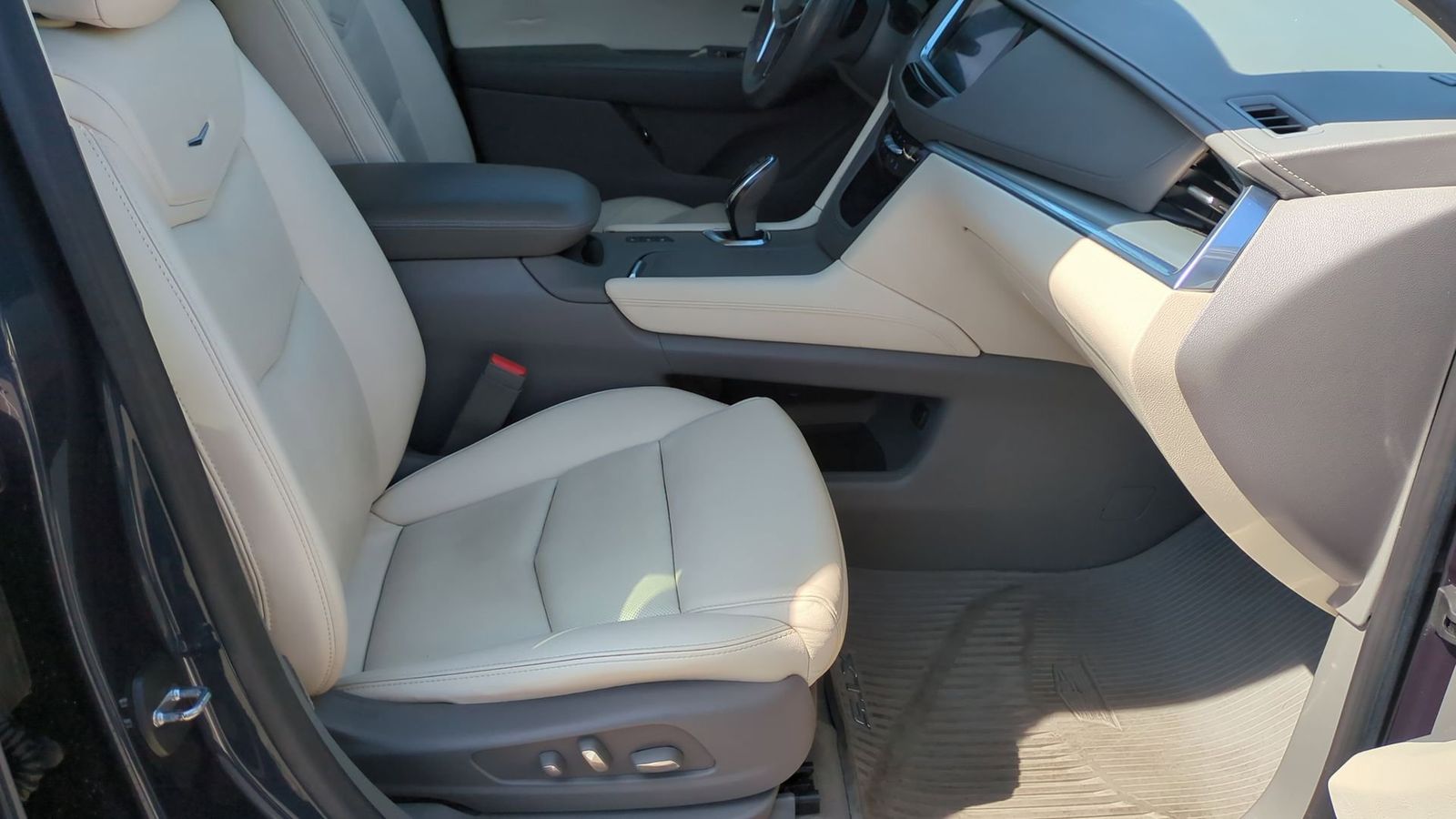 Thumbnail: 2018 Cadillac XT5 - 23