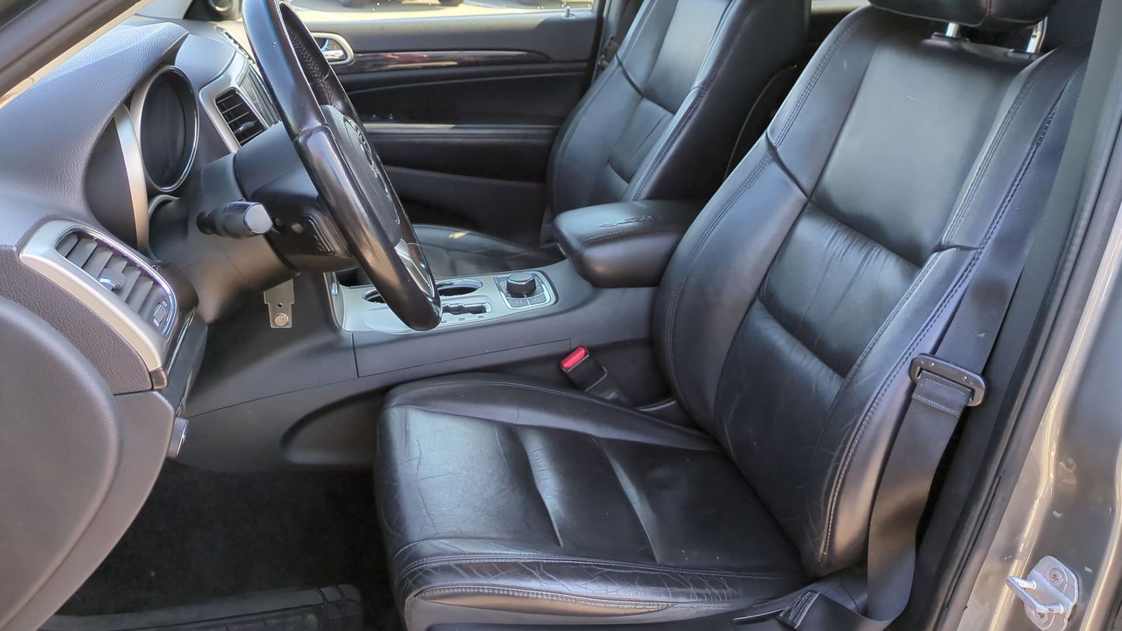 Thumbnail: 2011 Jeep Grand Cherokee - 18