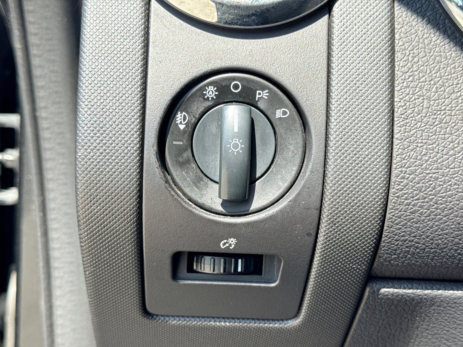 Thumbnail: 2010 Ford Explorer Sport Trac - 26