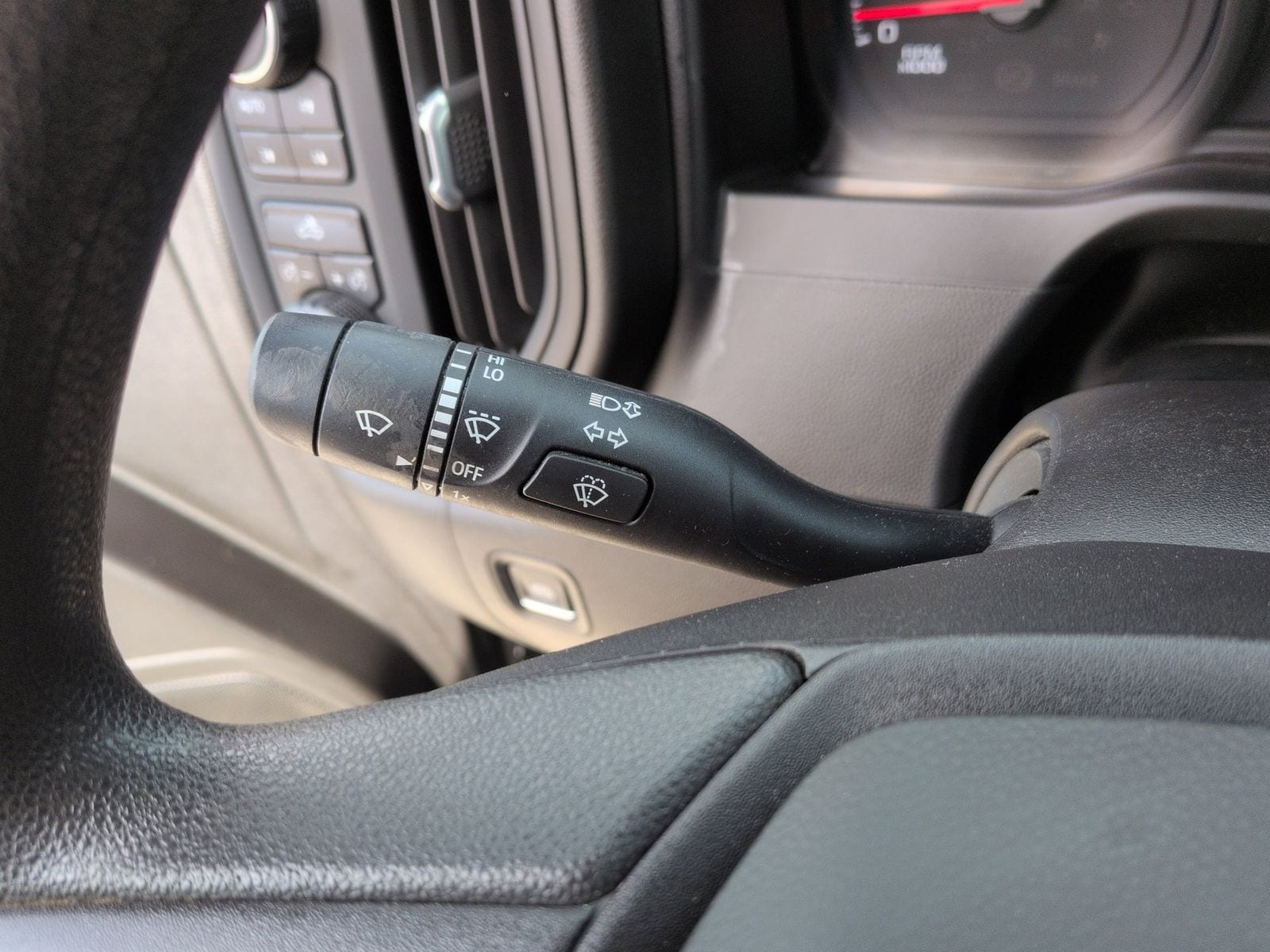 Thumbnail: 2019 Chevrolet Silverado 1500 - 26