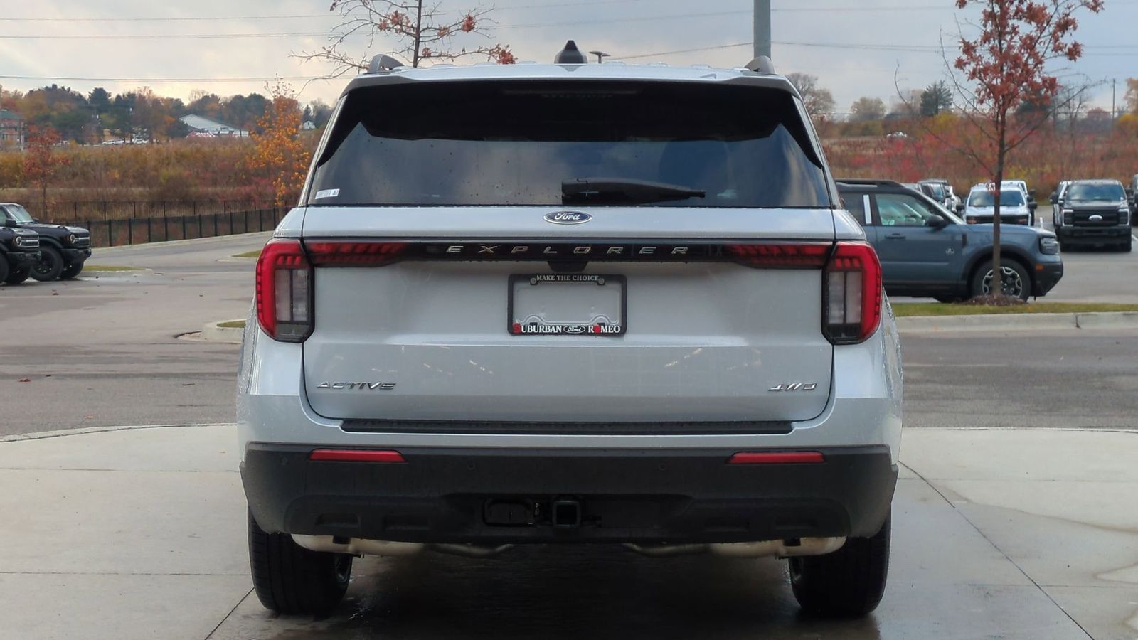 2026 Ford Explorer photo 3