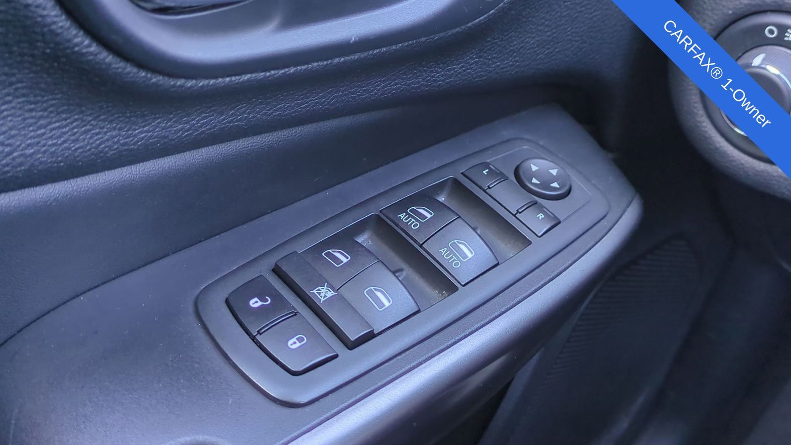 Thumbnail: 2020 Jeep Cherokee - 30