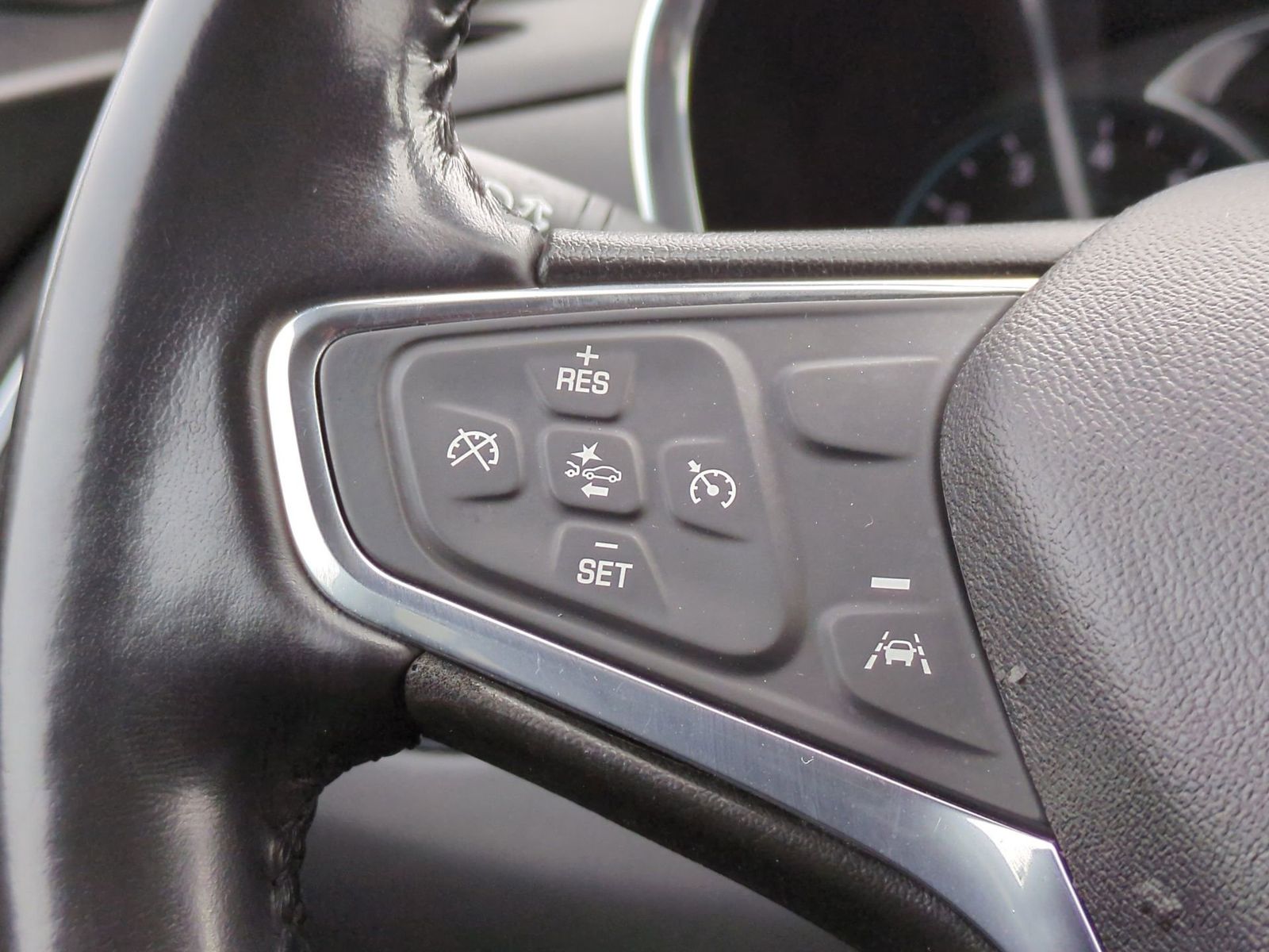 Thumbnail: 2019 Chevrolet Equinox - 29