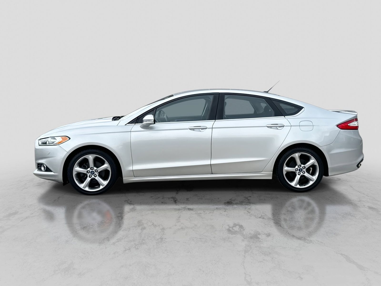 Thumbnail: 2013 Ford Fusion - 3