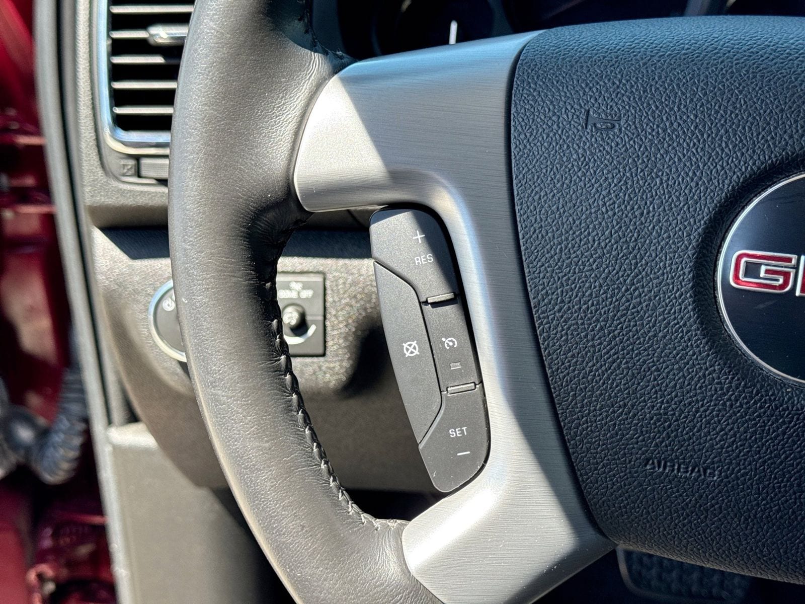 Thumbnail: 2011 GMC Acadia - 27