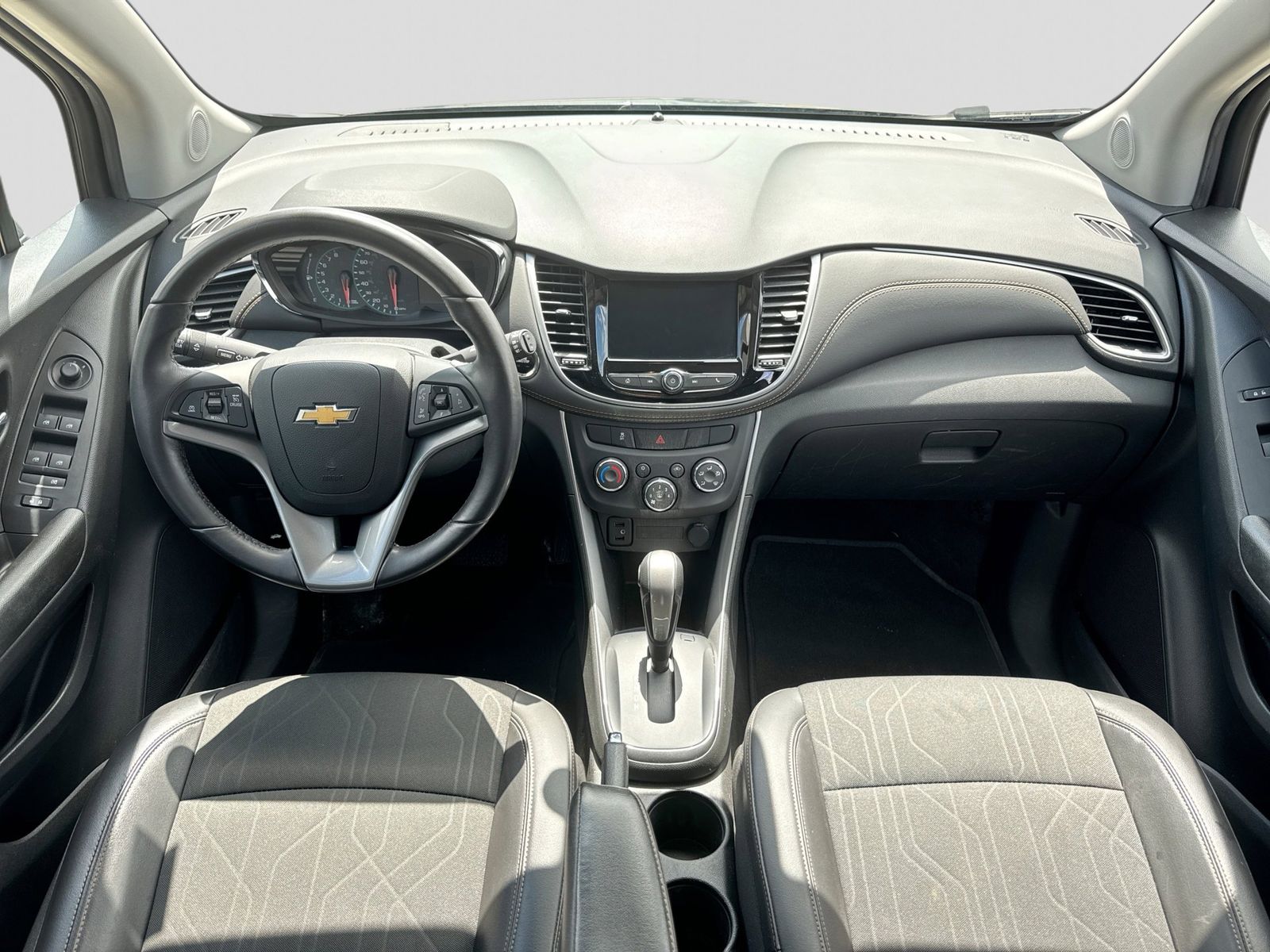 Thumbnail: 2022 Chevrolet Trax - 17