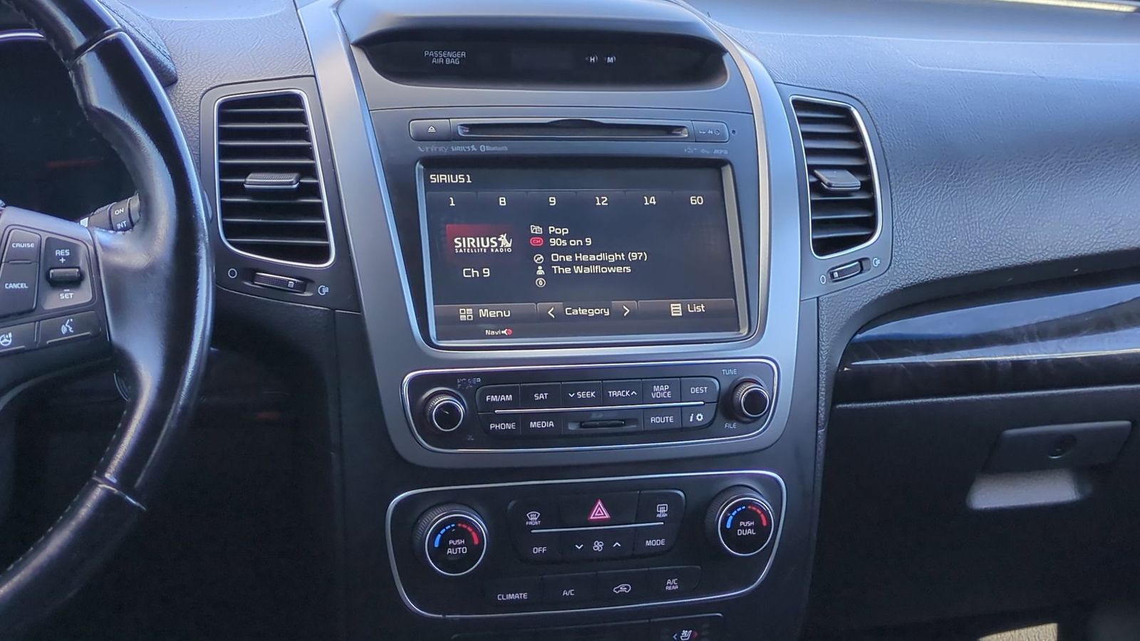 Thumbnail: 2014 Kia Sorento - 27