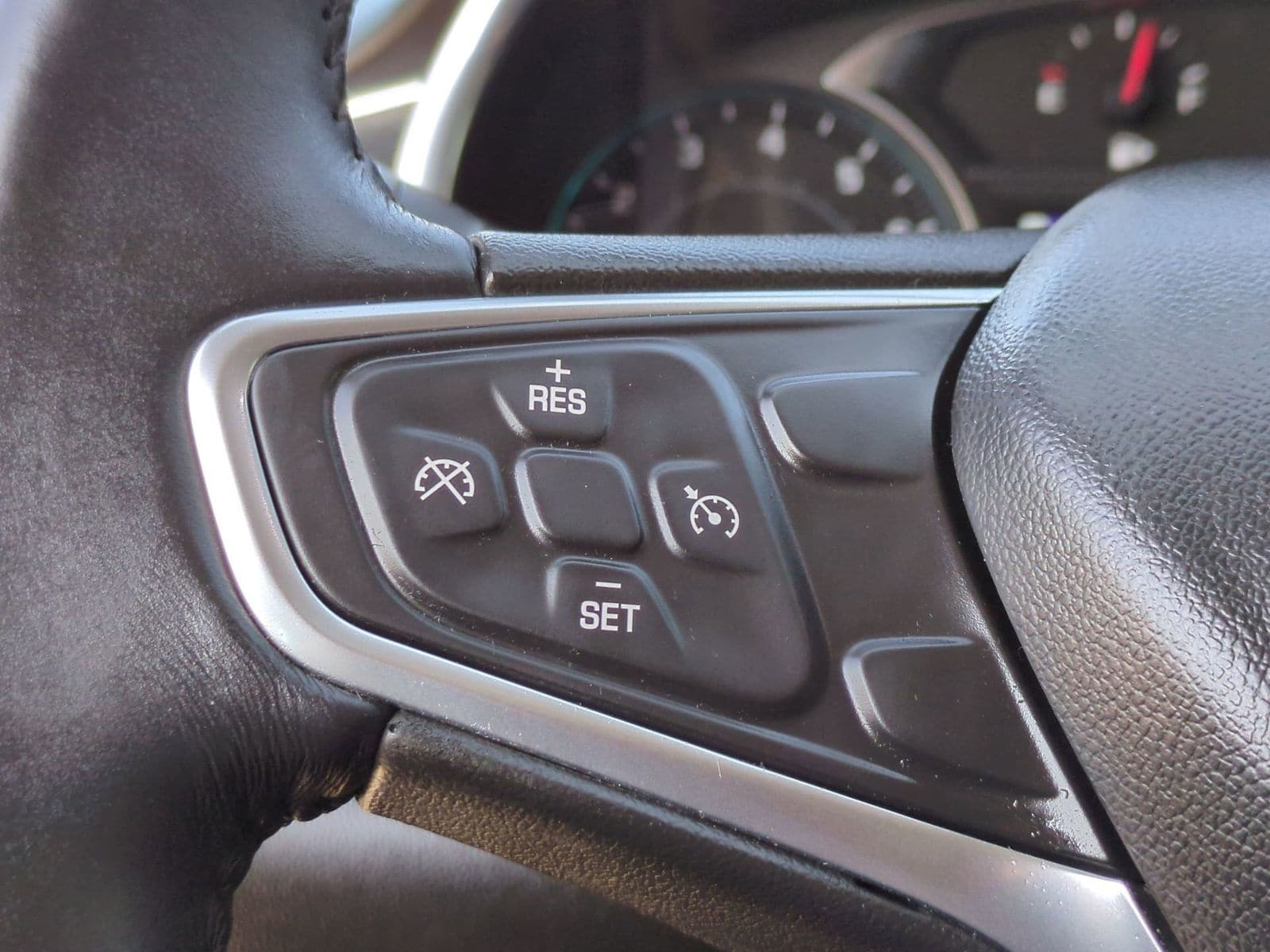 Thumbnail: 2018 Chevrolet Malibu - 29